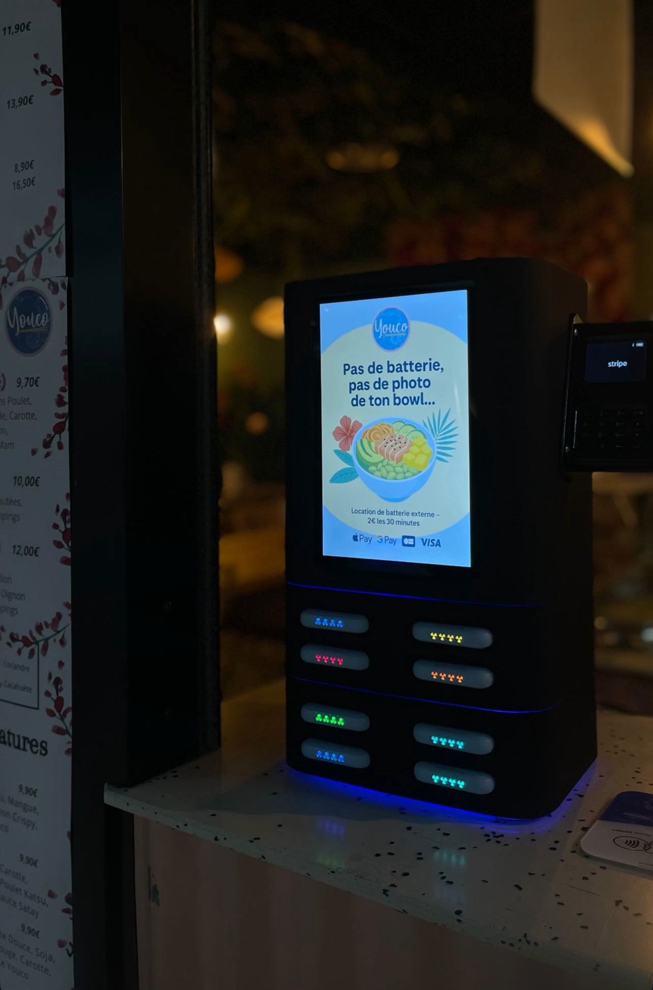 Station de batteries externes modernes BST Services avec tablettes connectées