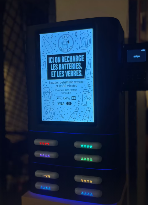 Station NextCharge au Café Populaire